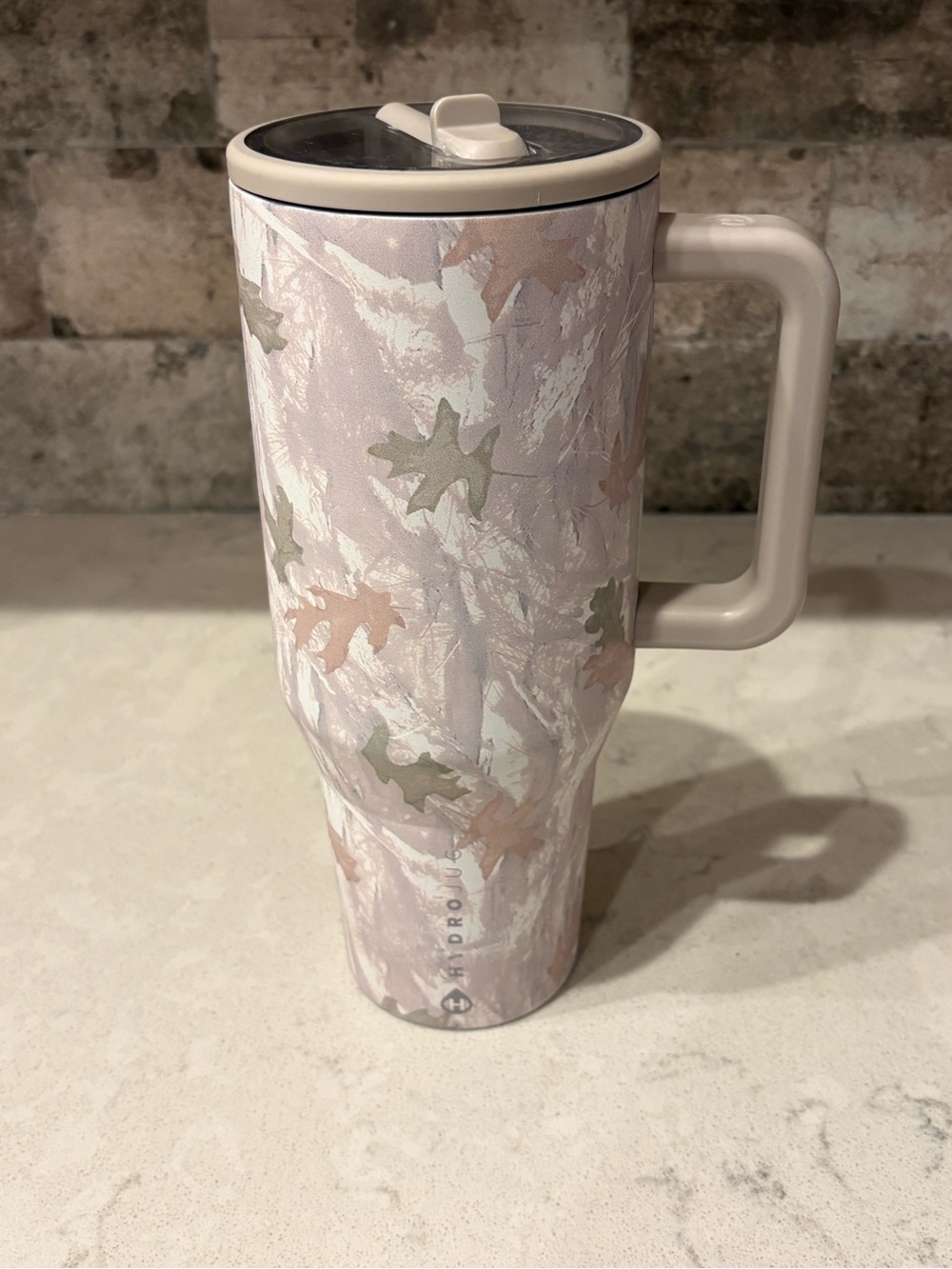 HydroJug Camouflage 40oz. TravelerTumbler with Handle